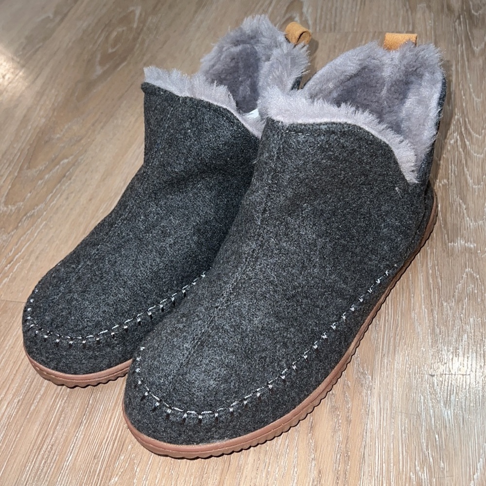 Urban Outfitters Style Mens Slippers